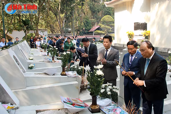 thu tuong nguyen xuan phuc dang huong tai khu di tich nga ba dong loc