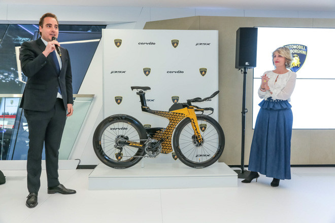 sieu pham hai banh gia hon 300 trieu cua lamborghini