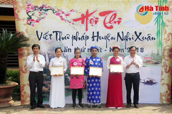 doc dao cuoc thi viet thu phap o ha tinh