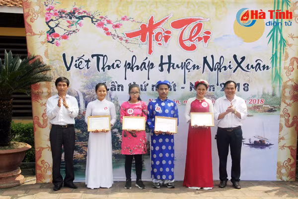 doc dao cuoc thi viet thu phap o ha tinh