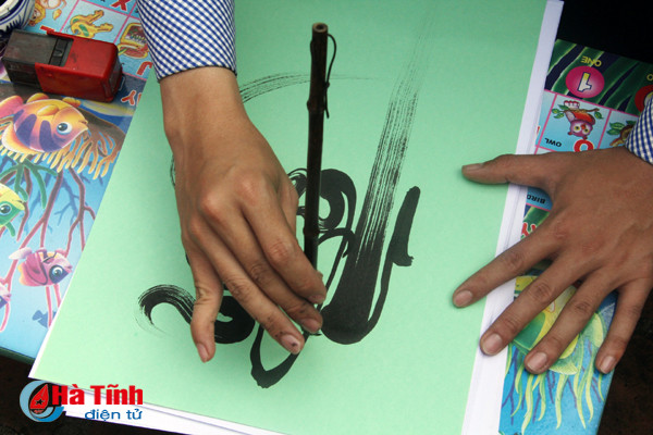 doc dao cuoc thi viet thu phap o ha tinh