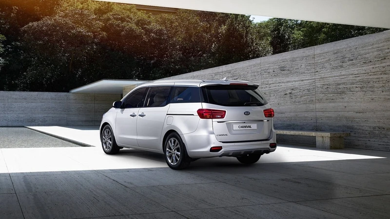 kia sedona 2019 ra mat co tuy chon 11 cho ngoi