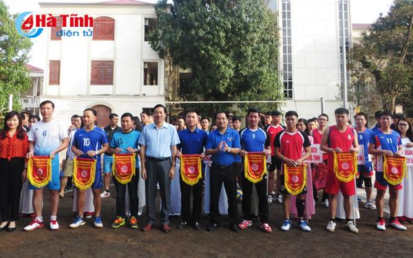 21 doi tranh tai giai bong chuyen nam can bo doan ha tinh