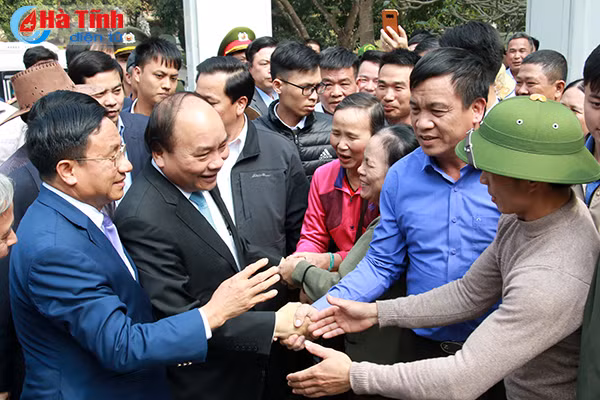 thu tuong nguyen xuan phuc dang huong tai khu di tich nga ba dong loc