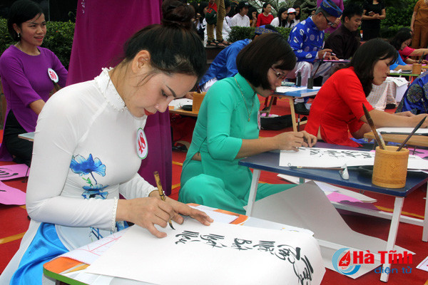 doc dao cuoc thi viet thu phap o ha tinh