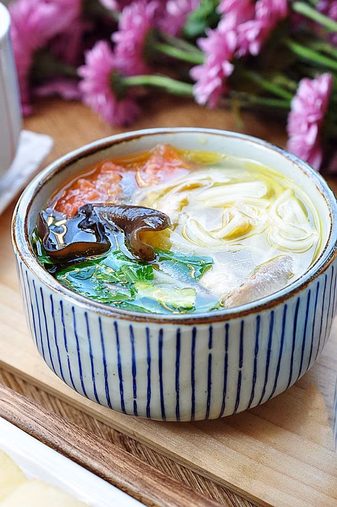 bua sang lam that nhanh an that ngon voi mi ga xe