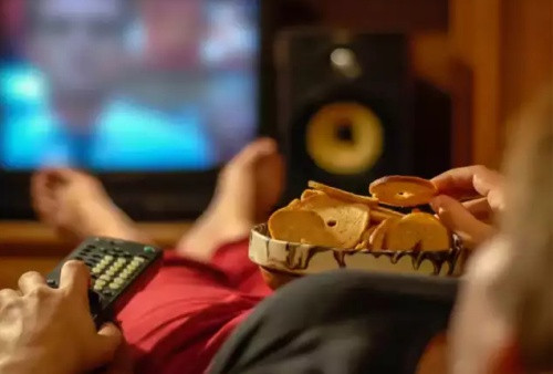 Lười vận động, ăn thực phẩm nhiều đường, thịt chế biến sẵn không tốt cho sức khỏe. Ảnh: E.T. 5 loi khuyen giup phai manh tranh ung thu