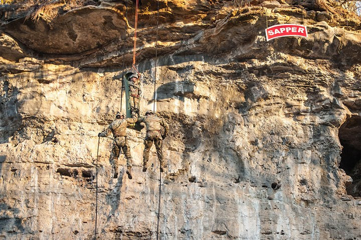 ngo ngang ky nang dung day vuot chuong ngai vat cua linh my