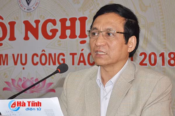 phat huy tri tue doi ngu tri thuc gop phan vao su phat trien cua ha tinh