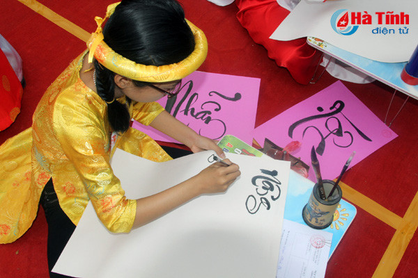 doc dao cuoc thi viet thu phap o ha tinh