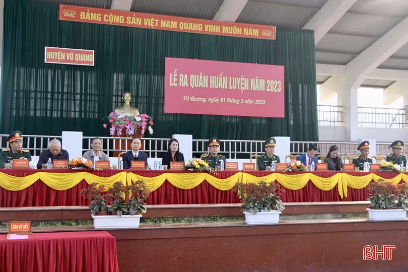 Các địa phương ở Hà Tĩnh ra quân huấn luyện năm 2023