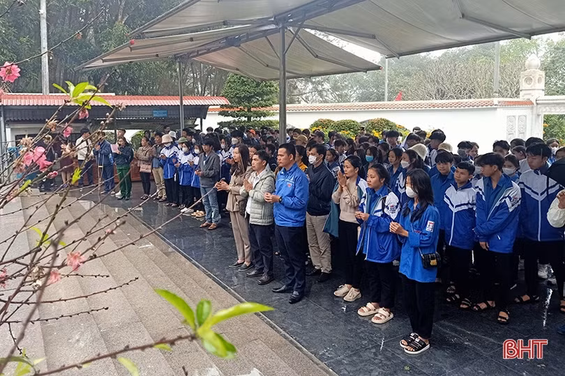 Hành hương về địa chỉ đỏ - cách giáo dục hiệu quả về lịch sử cho học sinh