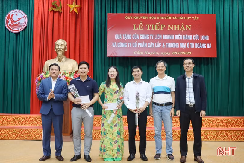 Quỹ Khuyến học Hà Huy Tập tiếp nhận hỗ trợ 200 triệu đồng