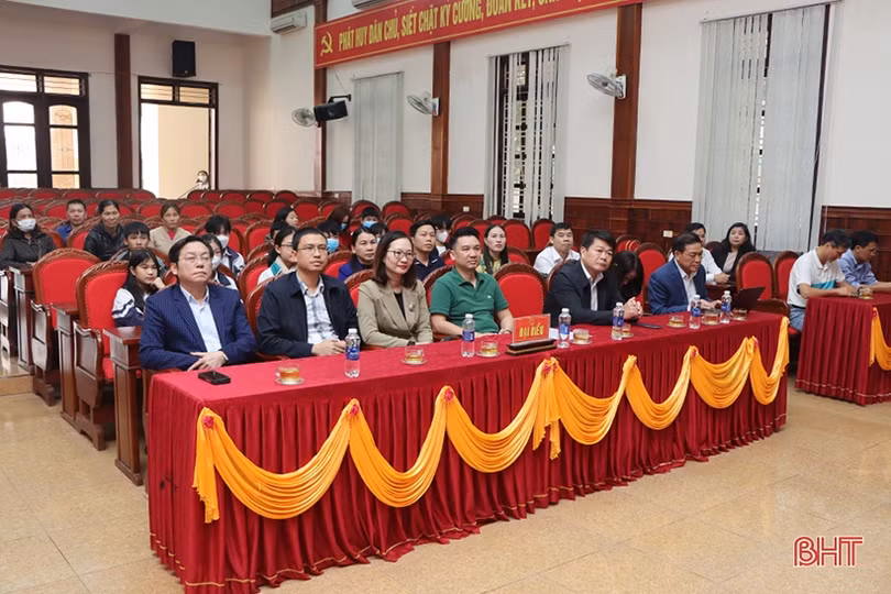 Quỹ Khuyến học Hà Huy Tập tiếp nhận hỗ trợ 200 triệu đồng
