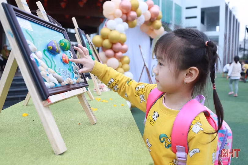 Rực rỡ sắc màu cùng chương trình “The Colors of life” tại Trường Mầm non Trung Kiên