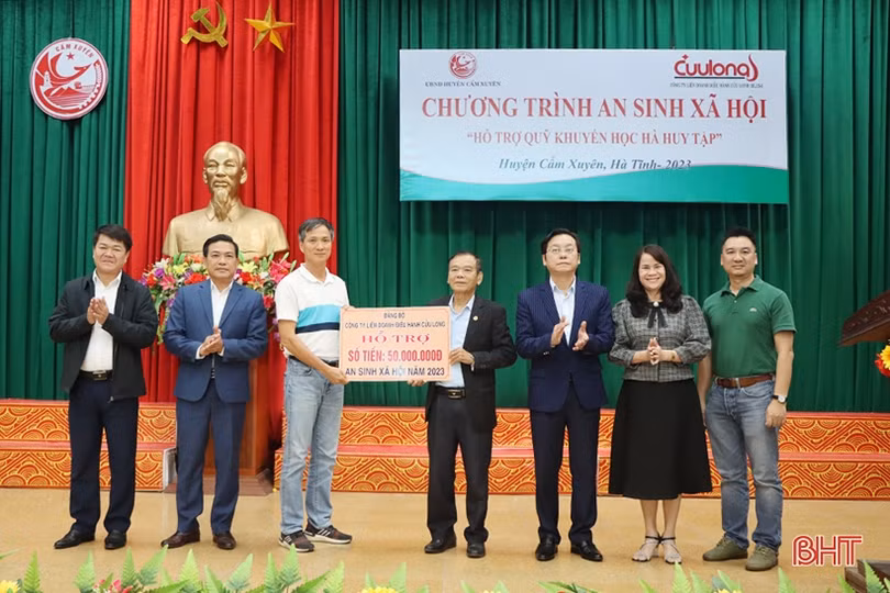 Quỹ Khuyến học Hà Huy Tập tiếp nhận hỗ trợ 200 triệu đồng