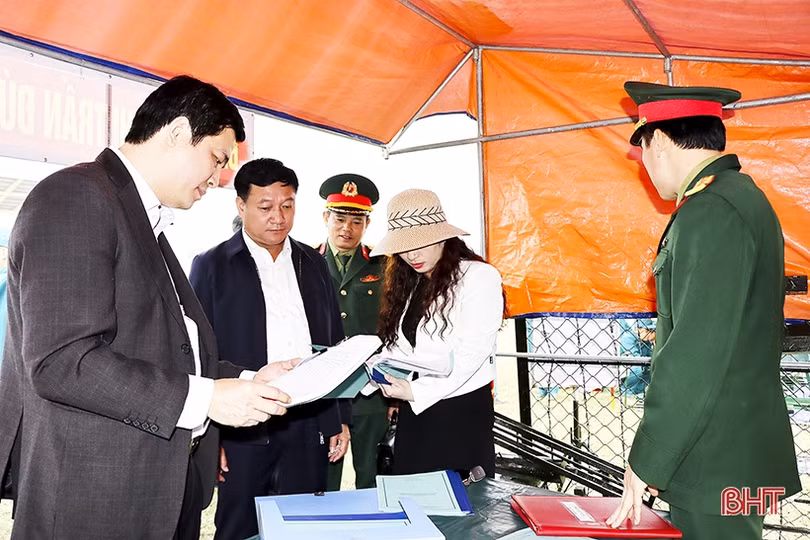 Các địa phương ở Hà Tĩnh ra quân huấn luyện năm 2023