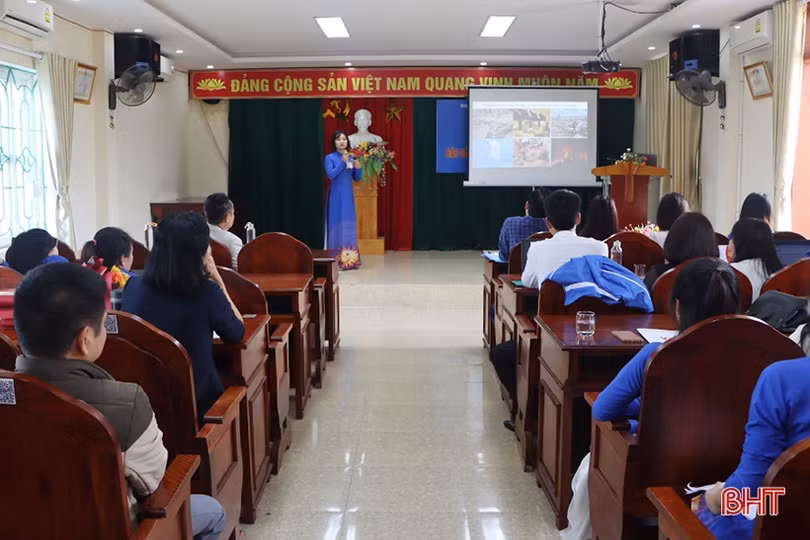 Phó Bí thư Đoàn trường THPT Cẩm Xuyên nhất liên hoan báo cáo viên, tuyên truyền viên giỏi