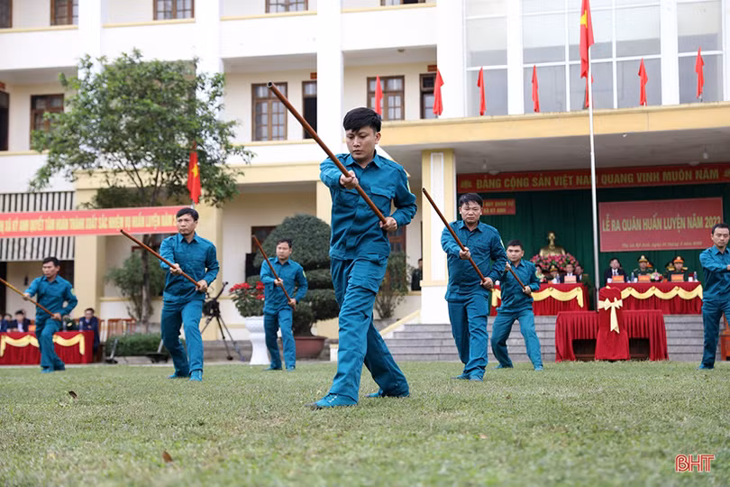 Các địa phương ở Hà Tĩnh ra quân huấn luyện năm 2023