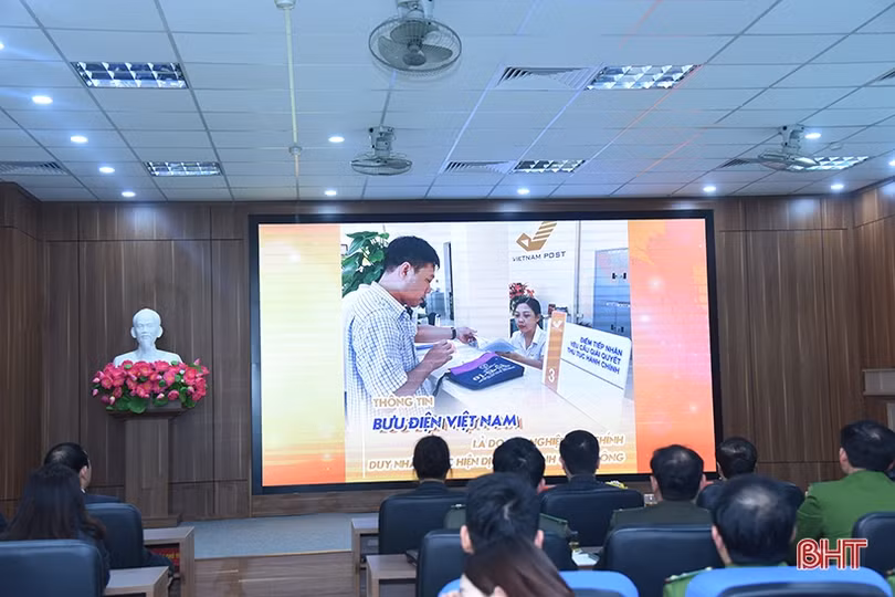 Công an Hà Tĩnh và Bưu điện tỉnh ký kết hợp tác triển khai dịch vụ bưu chính công