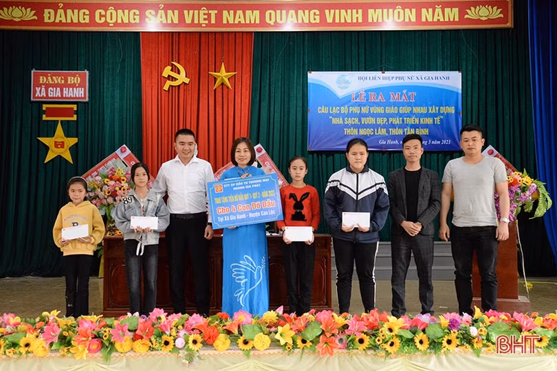 Ra mắt 2 mô hình CLB phụ nữ vùng giáo phát triển kinh tế tại Can Lộc