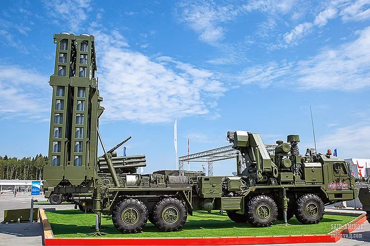 Dàn tên lửa phòng không Nga trưng bày tại Triển lãm Army 2019