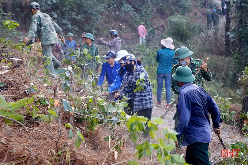Dựng đường băng cản lửa - giải pháp cấp bách cứu rừng