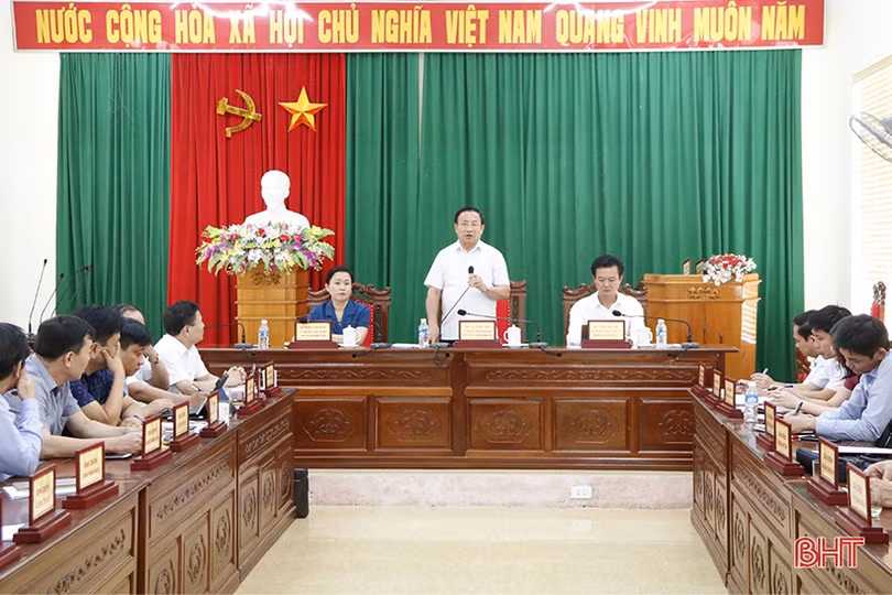 Bí thư Tỉnh ủy giải quyết nhiều kiến nghị tại phiên tiếp công dân tháng 6