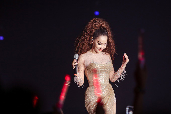 7 mỹ nhân Việt khéo chọn trang phục nhất tuần qua