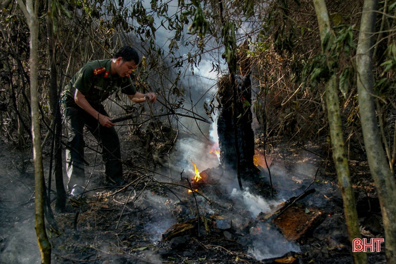 Hơn 1.300 cán bộ, chiến sỹ LLVT Hà Tĩnh dầm mình trong biển lửa