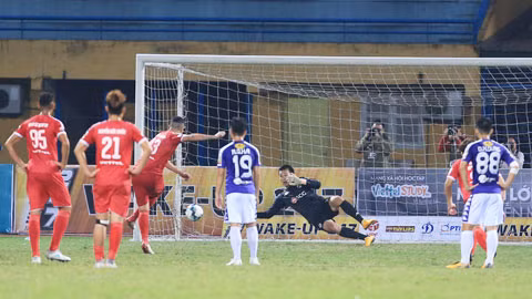 Lượt đi V.League 2019: 3 trận đấu gây bức xúc từ trọng tài