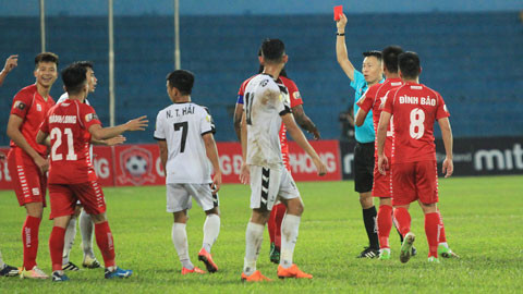Lượt đi V.League 2019: 3 trận đấu gây bức xúc từ trọng tài