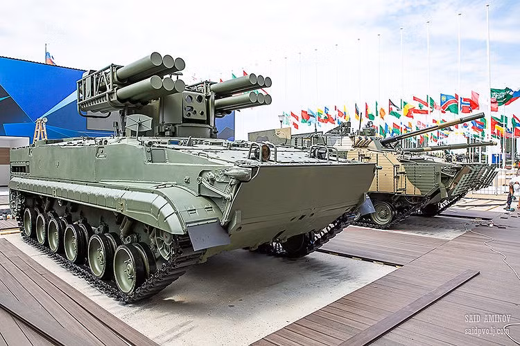 Dàn tên lửa phòng không Nga trưng bày tại Triển lãm Army 2019