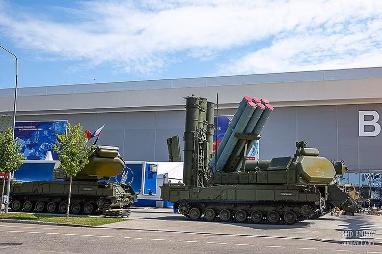 Dàn tên lửa phòng không Nga trưng bày tại Triển lãm Army 2019
