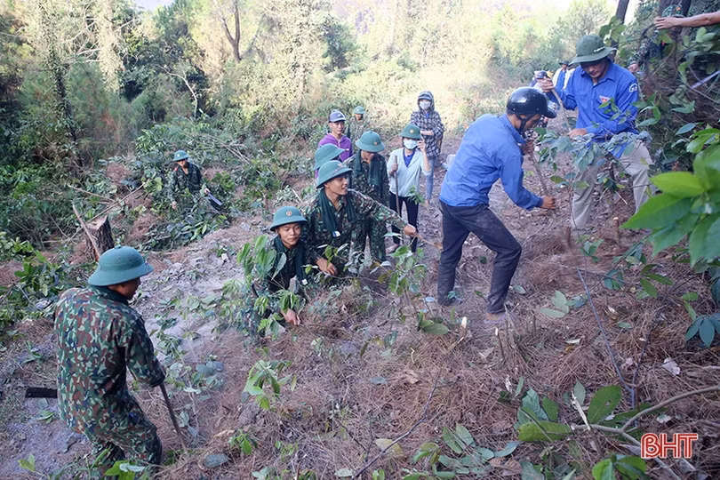 Dựng đường băng cản lửa - giải pháp cấp bách cứu rừng