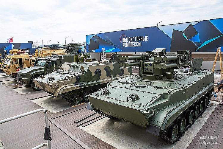 Dàn tên lửa phòng không Nga trưng bày tại Triển lãm Army 2019