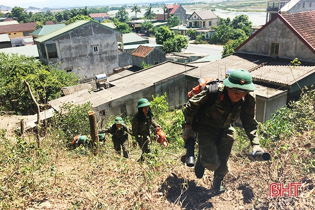 Thời tiết khắc nghiệt, lửa rừng ở các địa phương Hà Tĩnh vẫn chưa thể kiểm soát