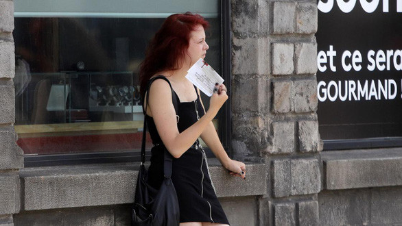 Một nửa lãnh thổ Pháp trong tình trạng báo động vì nắng nóng bất thường - Ảnh 2. Một nửa lãnh thổ Pháp trong tình trạng báo động vì nắng nóng bất thường