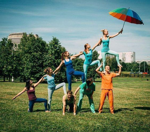 Muôn kiểu check-in bá đạo cùng hội bạn thân khi đi du lịch ảnh 19 Muôn kiểu check-in bá đạo cùng hội bạn thân khi đi du lịch