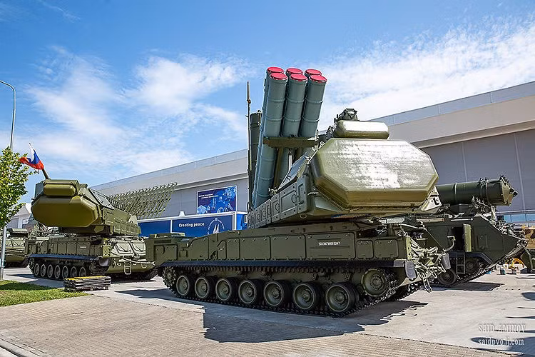 Dàn tên lửa phòng không Nga trưng bày tại Triển lãm Army 2019