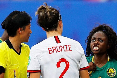 Trọng tài nam sắp phải điều hành World Cup... nữ