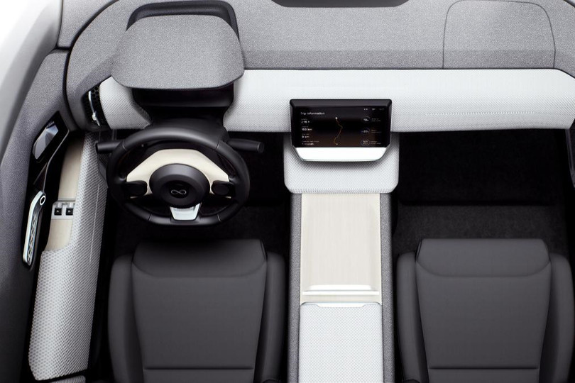 Xe điện đầu tiên thế giới chạy bằng năng lượng mặt trời