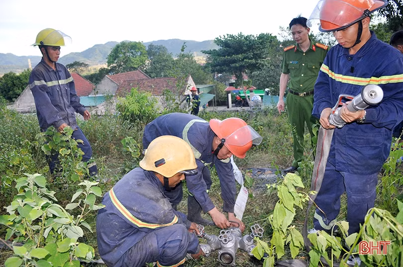 Dựng đường băng cản lửa - giải pháp cấp bách cứu rừng