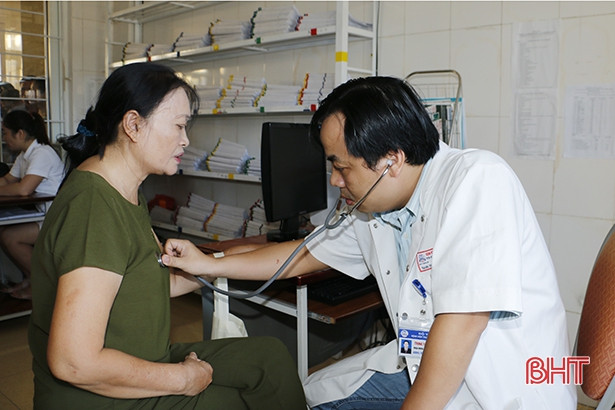 354 người dân Hà Tĩnh được khám sàng lọc bệnh tim mạch miễn phí