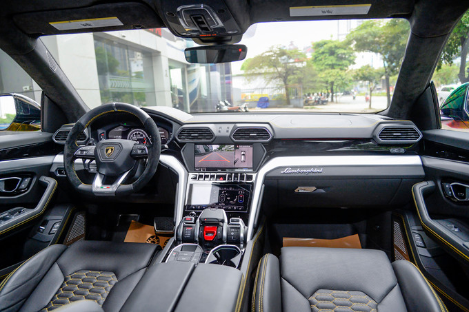 Siêu SUV Lamborghini Urus giá hơn 20 tỷ tại Việt Nam ảnh 7 Siêu SUV Lamborghini Urus giá hơn 20 tỷ tại Việt Nam