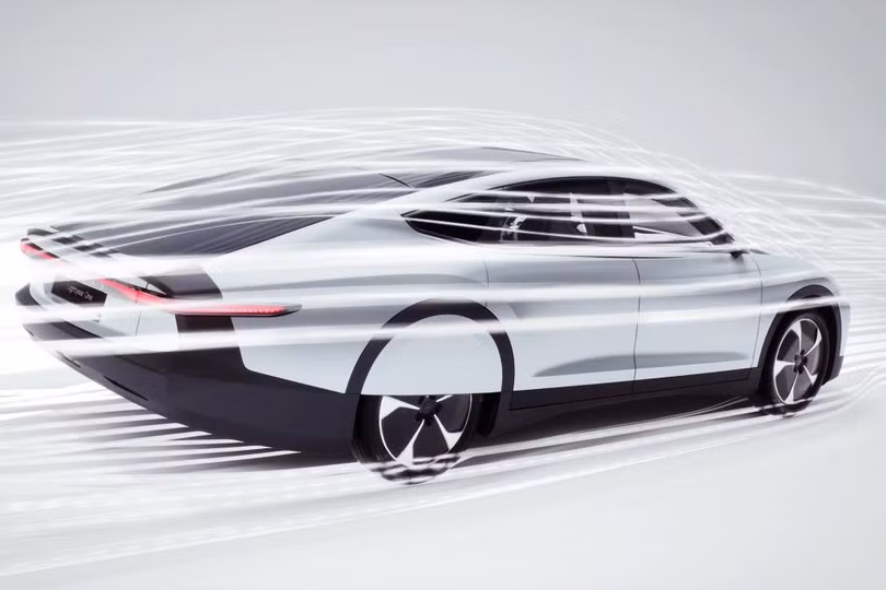 Xe điện đầu tiên thế giới chạy bằng năng lượng mặt trời