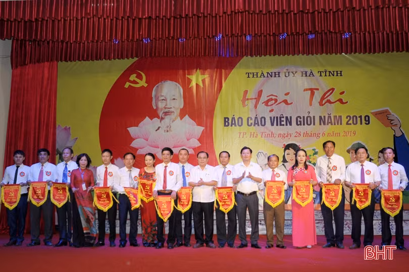 14 thí sinh tham dự hội thi báo cáo viên Thành ủy Hà Tĩnh