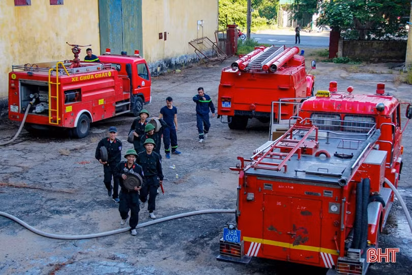 Hơn 1.300 cán bộ, chiến sỹ LLVT Hà Tĩnh dầm mình trong biển lửa