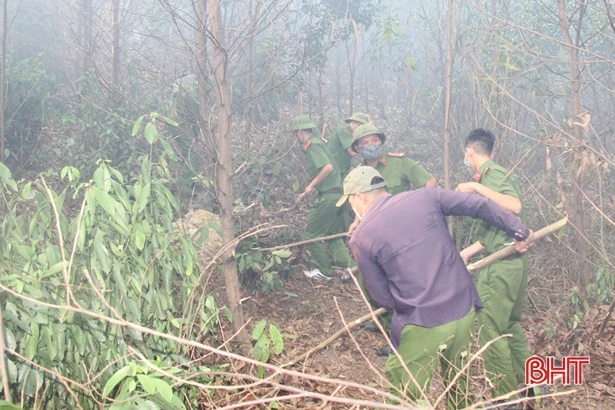 Liên tiếp cháy rừng ở các địa phương Hà Tĩnh