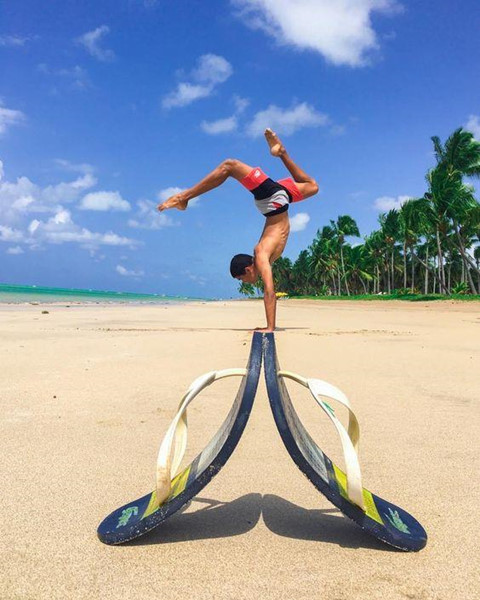 Muôn kiểu check-in bá đạo cùng hội bạn thân khi đi du lịch ảnh 5 Muôn kiểu check-in bá đạo cùng hội bạn thân khi đi du lịch